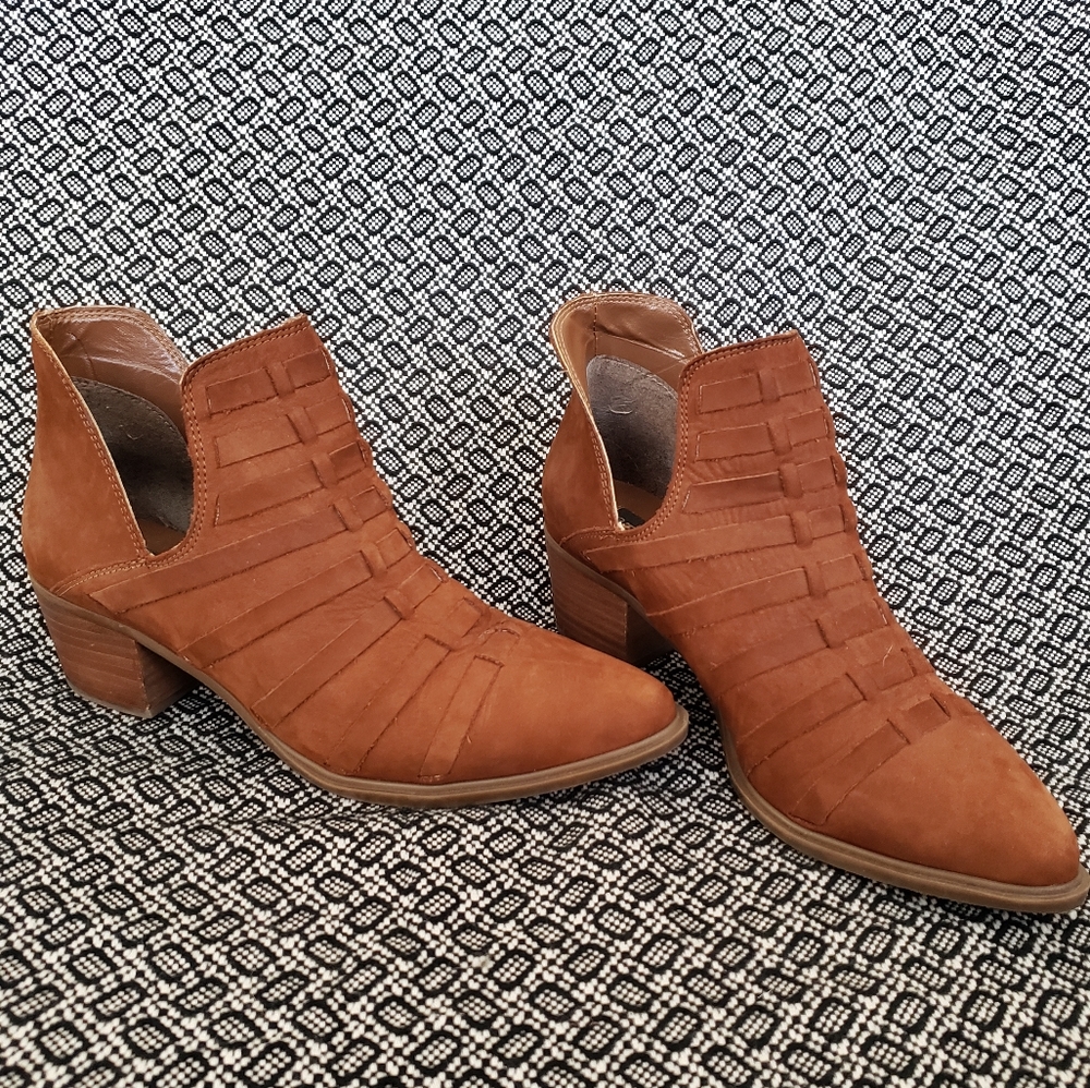 Steven By Steve Madden Dova Tan Boot - image 1